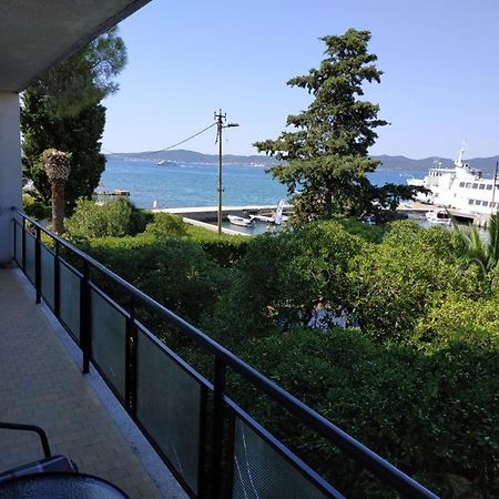 Amazing Seaview Apartment With A Balcony Near The Beach - Kneza Trpimira I Zadar Bagian luar foto