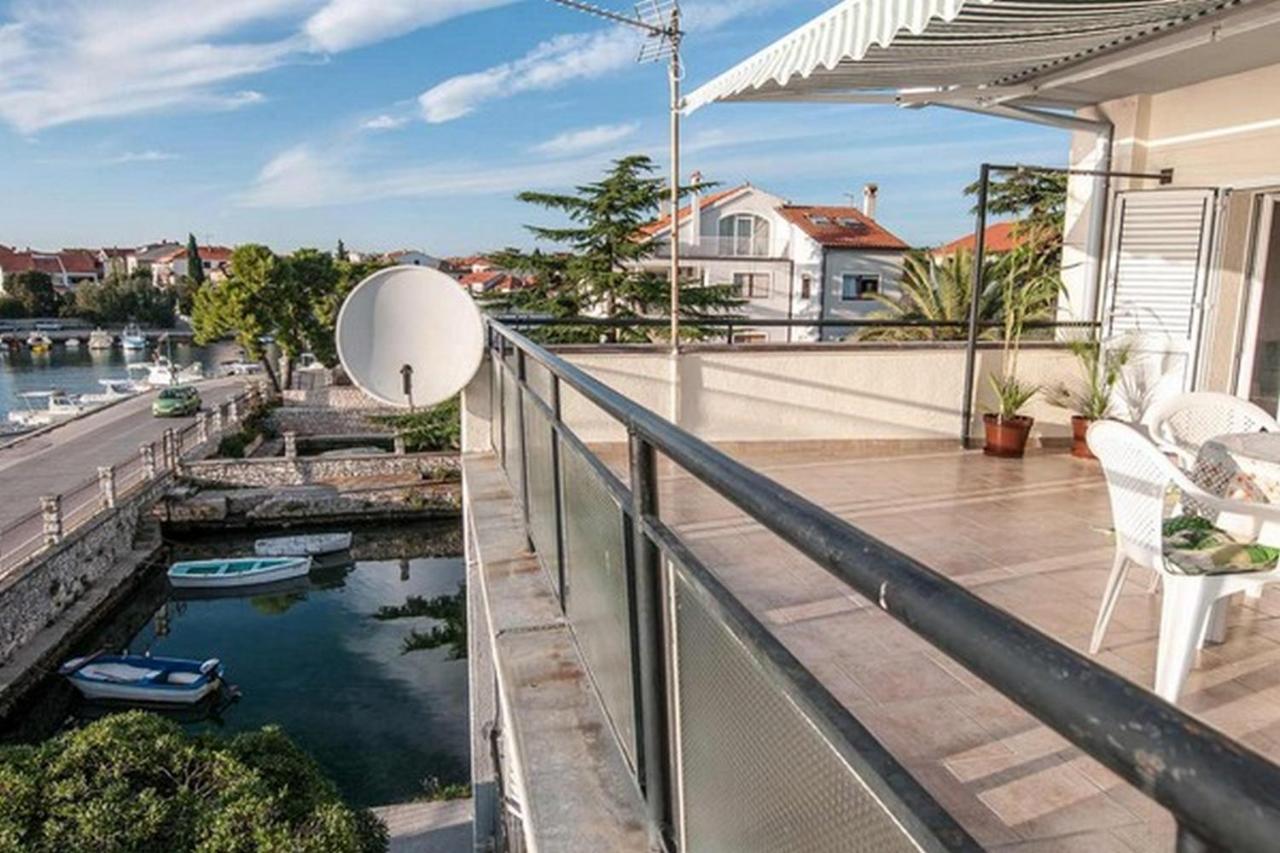 Amazing Seaview Apartment With A Balcony Near The Beach - Kneza Trpimira I Zadar Bagian luar foto