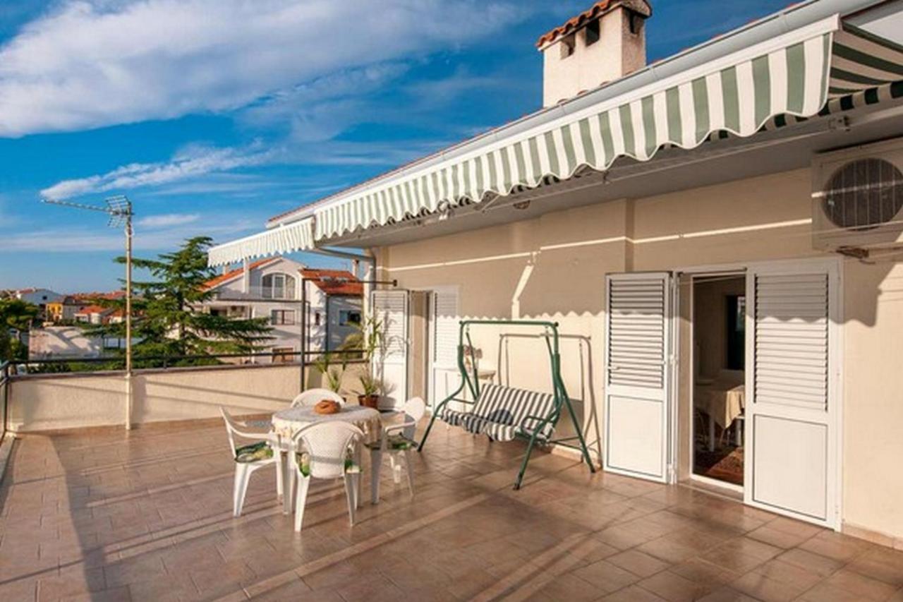 Amazing Seaview Apartment With A Balcony Near The Beach - Kneza Trpimira I Zadar Bagian luar foto