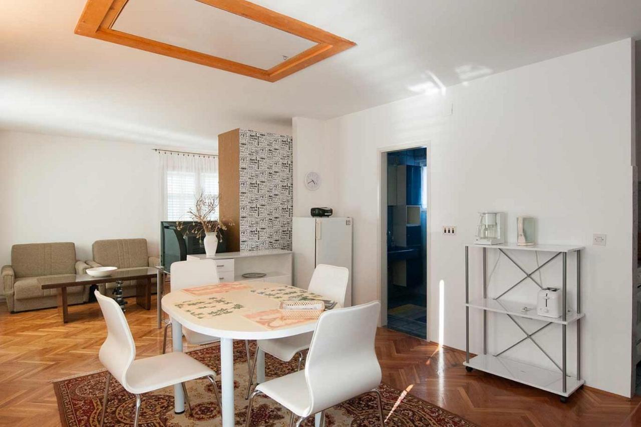 Amazing Seaview Apartment With A Balcony Near The Beach - Kneza Trpimira I Zadar Bagian luar foto