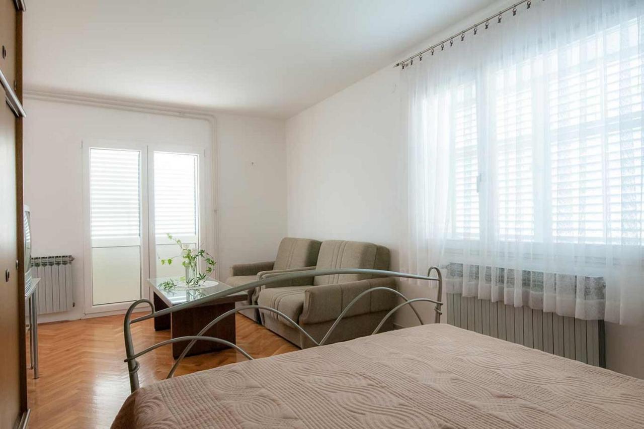 Amazing Seaview Apartment With A Balcony Near The Beach - Kneza Trpimira I Zadar Bagian luar foto