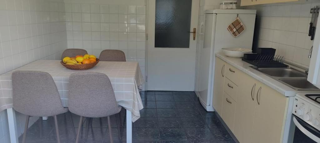 Amazing Seaview Apartment With A Balcony Near The Beach - Kneza Trpimira I Zadar Bagian luar foto