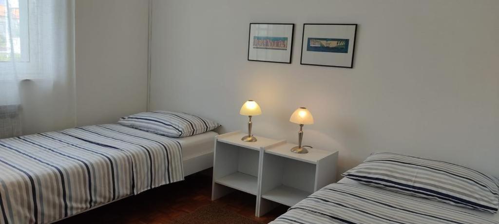 Amazing Seaview Apartment With A Balcony Near The Beach - Kneza Trpimira I Zadar Bagian luar foto
