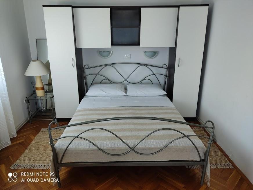 Amazing Seaview Apartment With A Balcony Near The Beach - Kneza Trpimira I Zadar Bagian luar foto