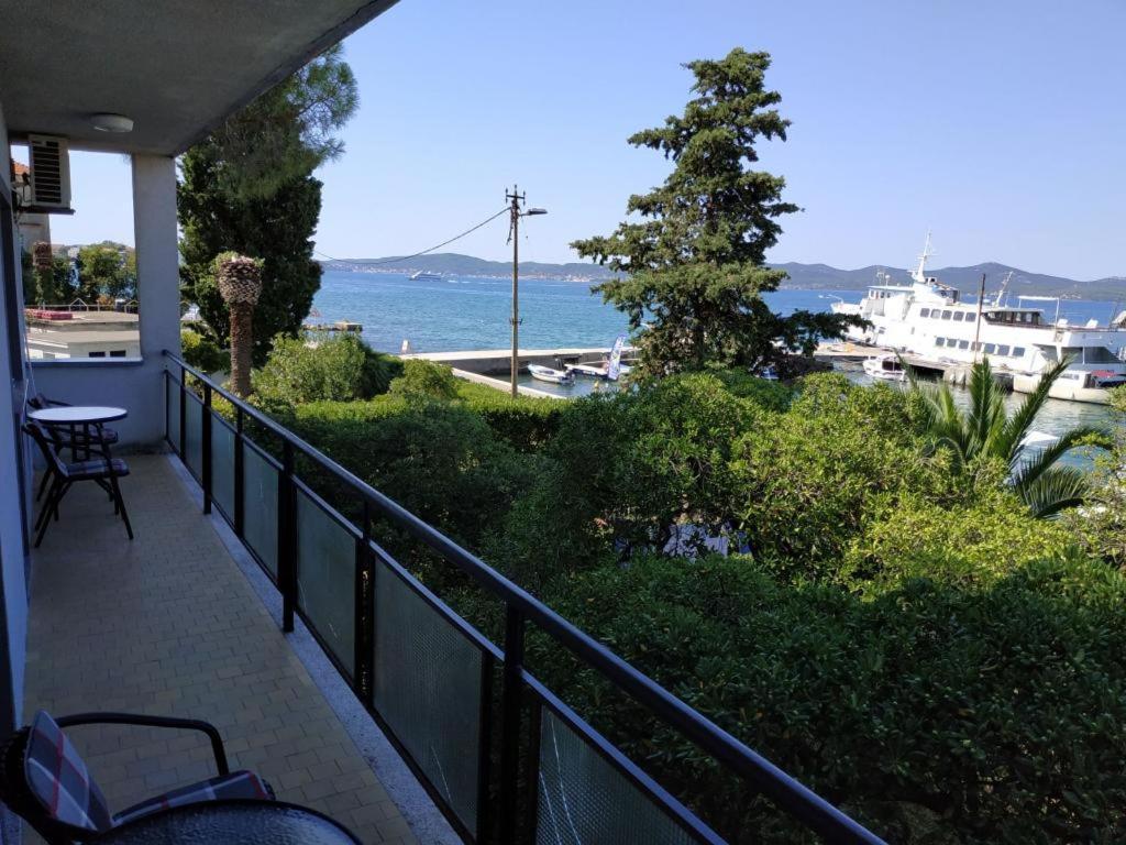 Amazing Seaview Apartment With A Balcony Near The Beach - Kneza Trpimira I Zadar Bagian luar foto